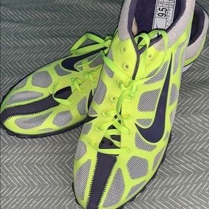 NWOT NIKE RUNNING SNEAKERS
